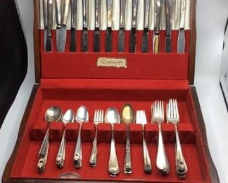Silverware service https://ctbids.com/#!/description/share/331529