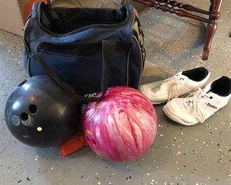 Bowling Bag with 2 Bowling Balls https://ctbids.com/#!/description/share/333225