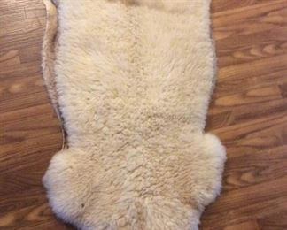 White/ cream sheepskin https://ctbids.com/#!/description/share/331565 