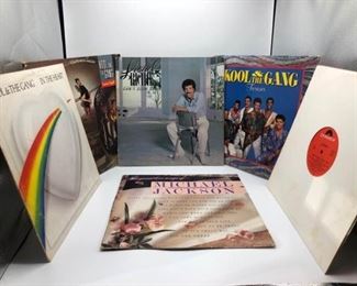 6 Vinyls by Michael Jackson, Commodities, Kool&the Gang https://ctbids.com/#!/description/share/331569