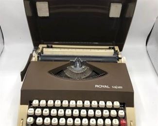 Vintage Royal Safari Manuel Typewriter https://ctbids.com/#!/description/share/333245