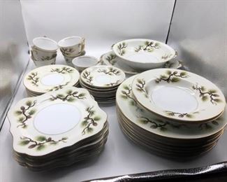 35 piece Narumi Fine China #5012 Shasta Pine China https://ctbids.com/#!/description/share/331598