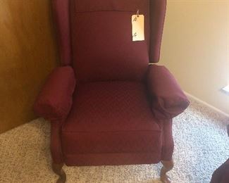 Wing back chair that reclines