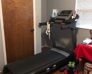 Pro-form 705 cst  treadmill proshox elite 2