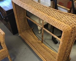 woven Table base
