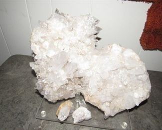 Huge quartz formation