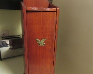 Revolving knife caddy