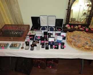 Tons of great jewelry