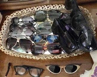CAT EYE AND LOT OF VINTAGE SUNGLASSES 