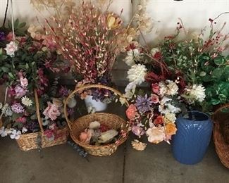 VINTAGE FLORAL & BASKETS.