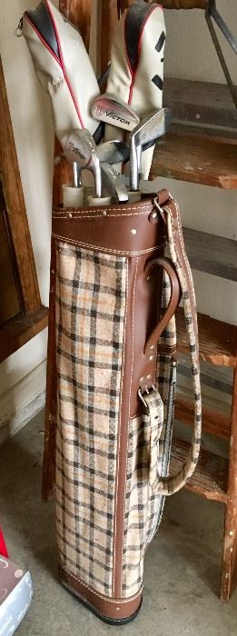 VINTAGE VICTOR GOLF CLUBS & BAG.