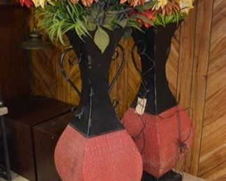 Very Nice Brand New Metal/Flower Vases