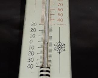 Newton MFG. Co Thermometer 