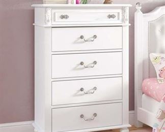 Viv + Rae White Brooklyn 5 Drawer Chest