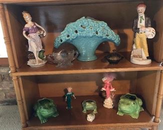 frogs, planter, figurines