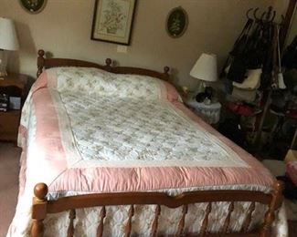 queen rock maple bed