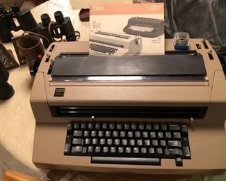 IBM Select II electric Typewriter