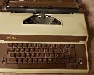 Royal electric typewriter 