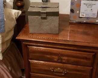 Nightstand pictured with corner post seen of full/queen bed, 4 pc set