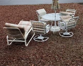 Lawn furniture set