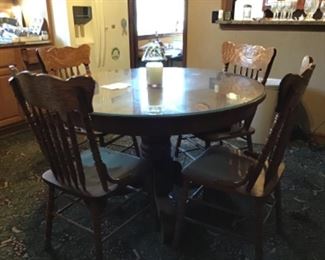 Oak table with 4 chairs and glass topper