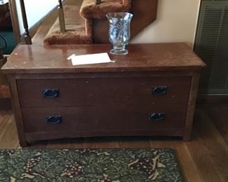 Oak blanket chest