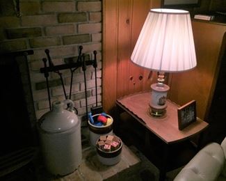 ASSORTED CROCKS, 4 GALLON JUG, LAMP TABLE & ASSORTED TABLE LAMPS