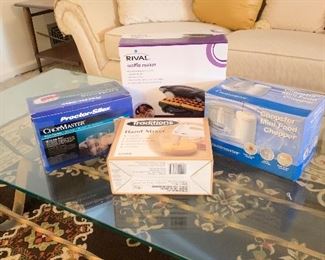 Lot of kitchen appliances $15