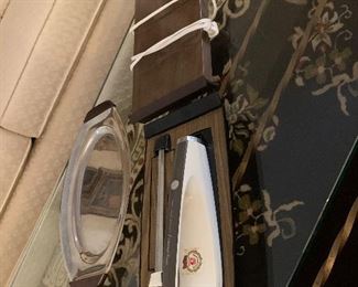 Lot of bread warmer electric knife and mid century shallow dish $15