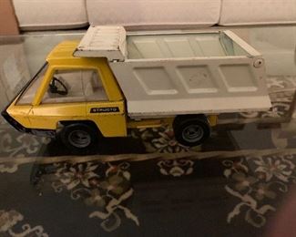 Structo toy dump truck $10
