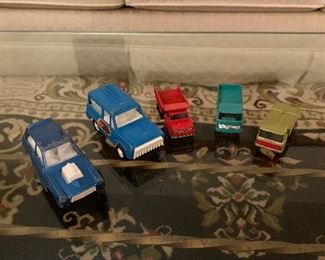 Set of Tootsietoys and Matchbox by Lesney trucks $5