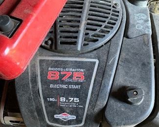 Craftsman riding lawnmower ( missing key ) $200 untested