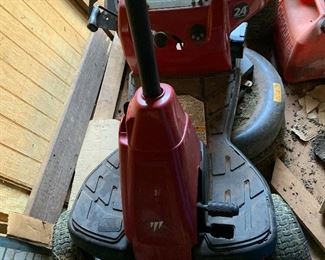 Craftsman riding lawnmower ( missing key ) $200 untested
