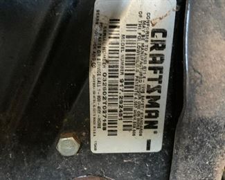 Craftsman riding lawnmower ( missing key ) $200 untested