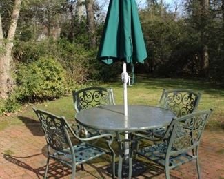 48" Round Aluminum Table with 4 Arm Chairs
