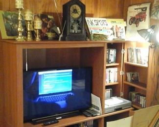 record albums The Monkees, Ink Spots, The ventures, cd's, dvd's, vcr tapes and dvd vcr player recorder