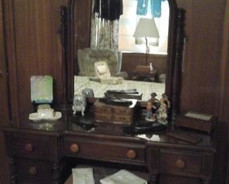 Nice vintage dresser with mirror and bench