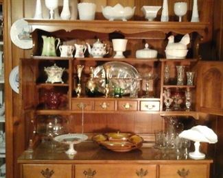 Maple hutch