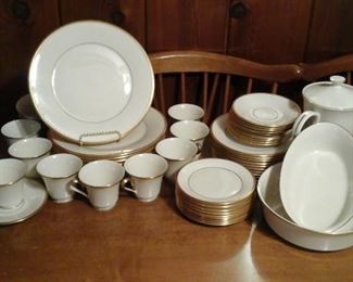 Lenox Eternal china 94 pieces