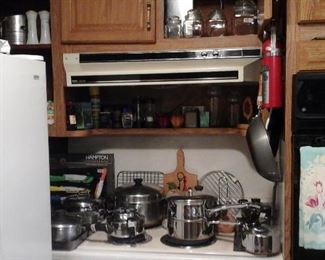 Stainless steel cookware