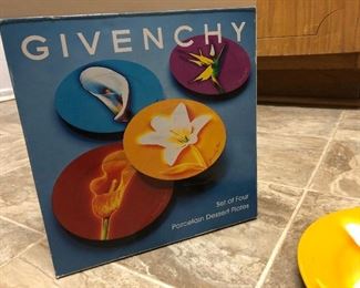Givenchy dessert plate set