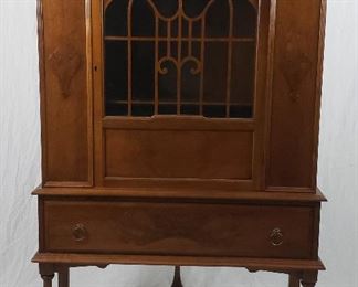 Fancy Wood China Cabinet