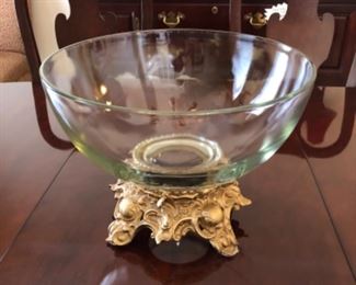Large pedestal bowl