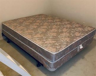 Queen mattress set