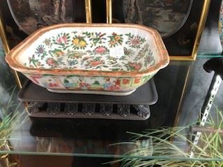Vintage Chinese porcelain on stand