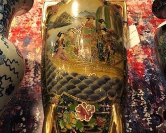 Vintage Japanese urn
