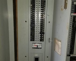 Siemens Electrical Panel With Breakers
