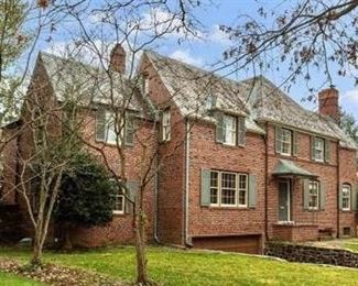 Spring Valley Estate Sale hosted by Bethesda Downsizing and Estate Sales