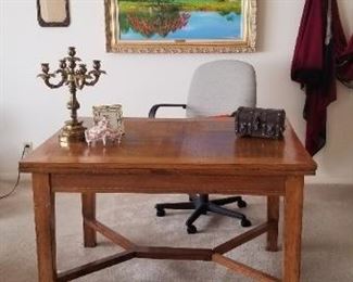 Expandable stunning table, needs minor work