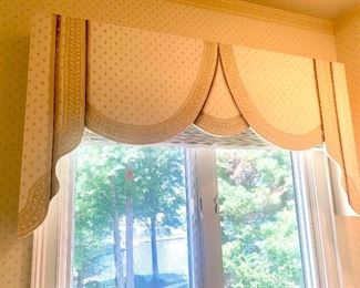 Trompe l’oeil painting ~ faux painting of fabric (on a wood cornice board)